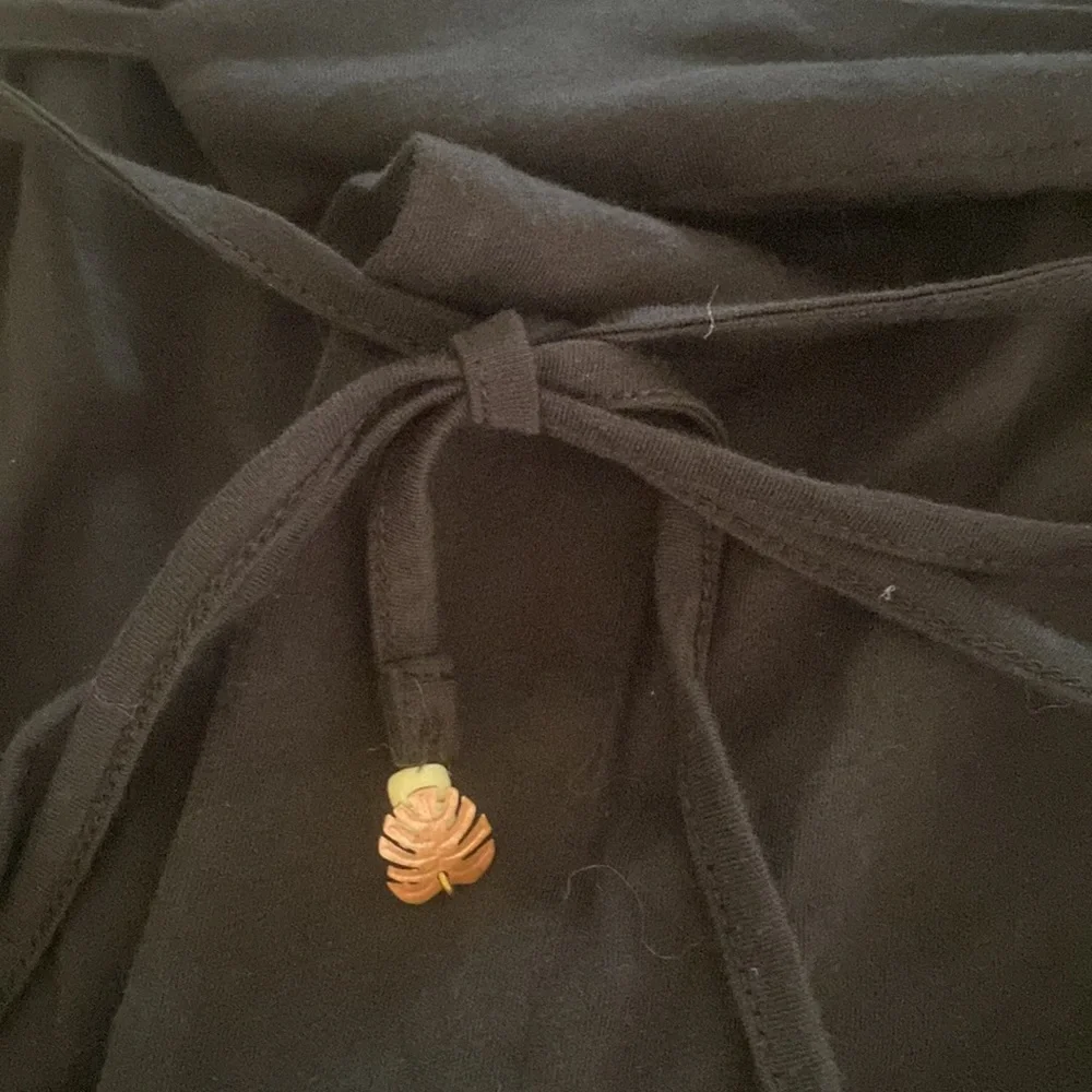 Scotch & Soda by Anthropologie from Neiman’s beautiful black wrap around @bottom - Picture 10 of 16